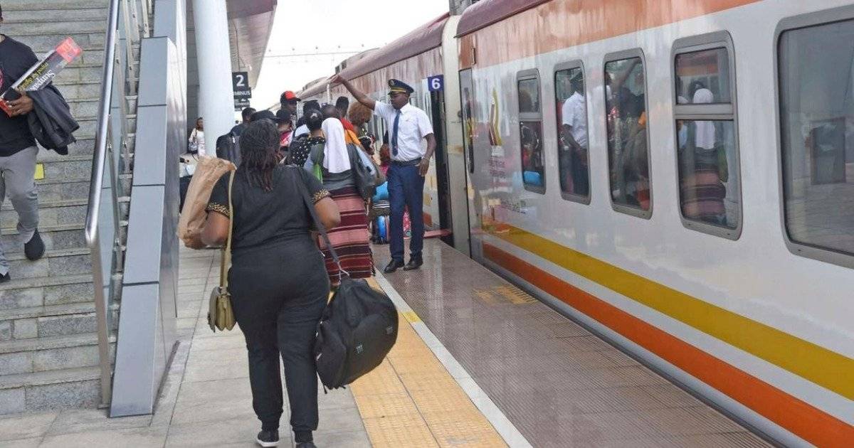 What is the cost of traveling by SGR?